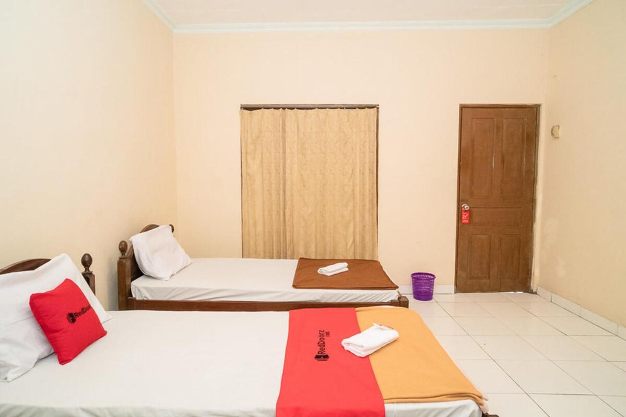 Reddoorz Near Kampus 3 Uty Yogyakarta Exterior foto